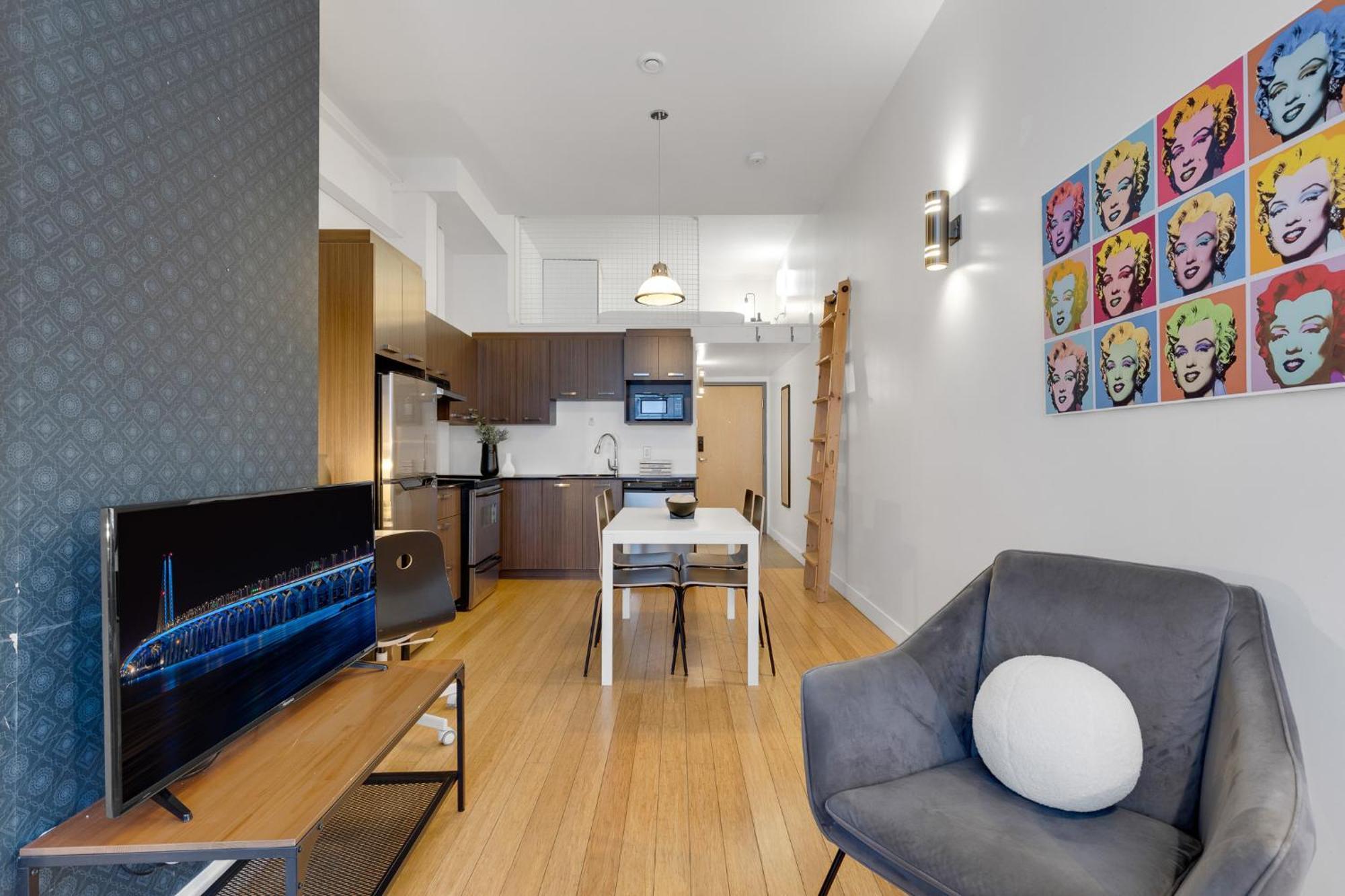 Liv Mtl Main Aparthotel Montreal Exterior photo