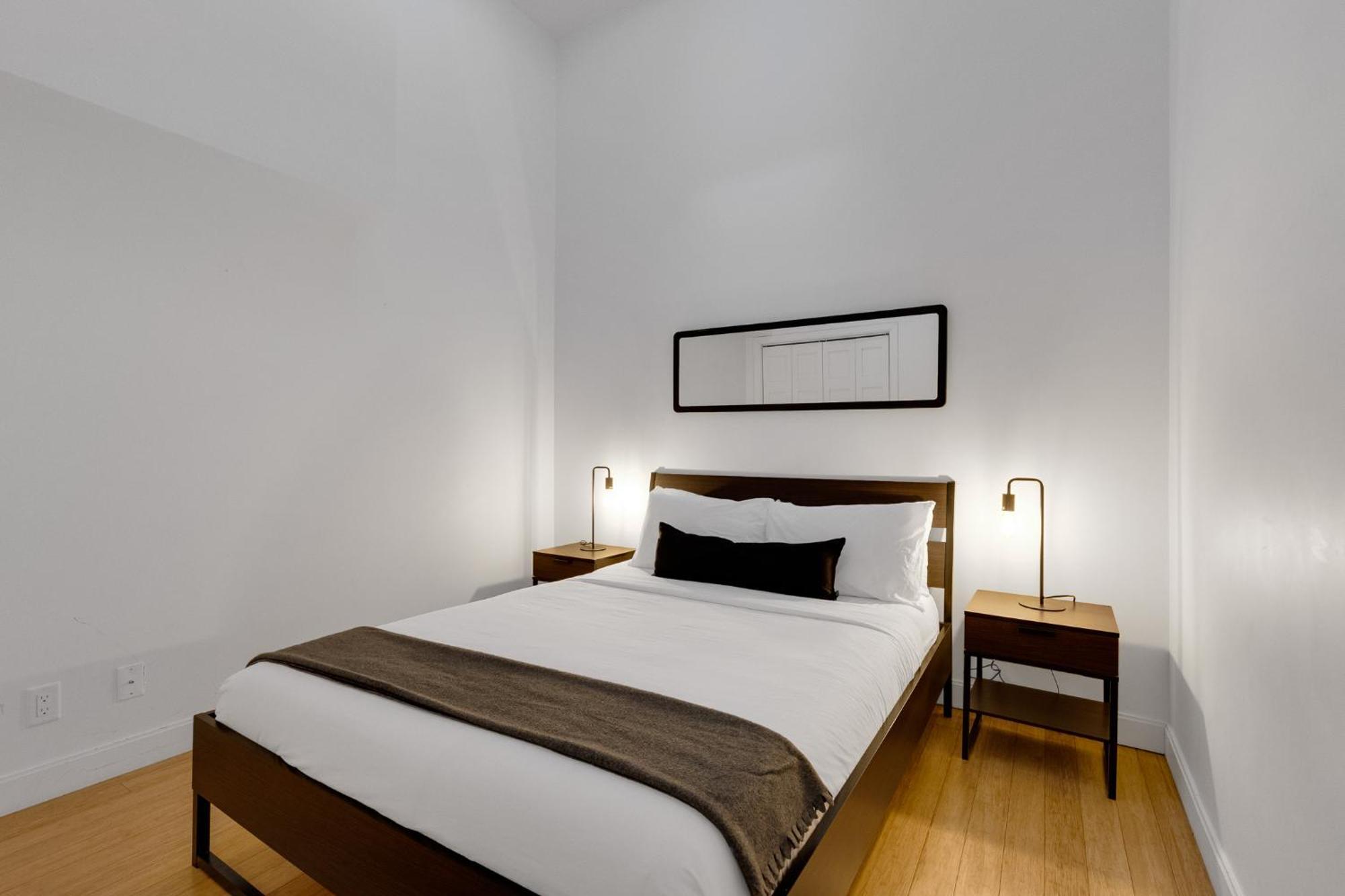 Liv Mtl Main Aparthotel Montreal Exterior photo