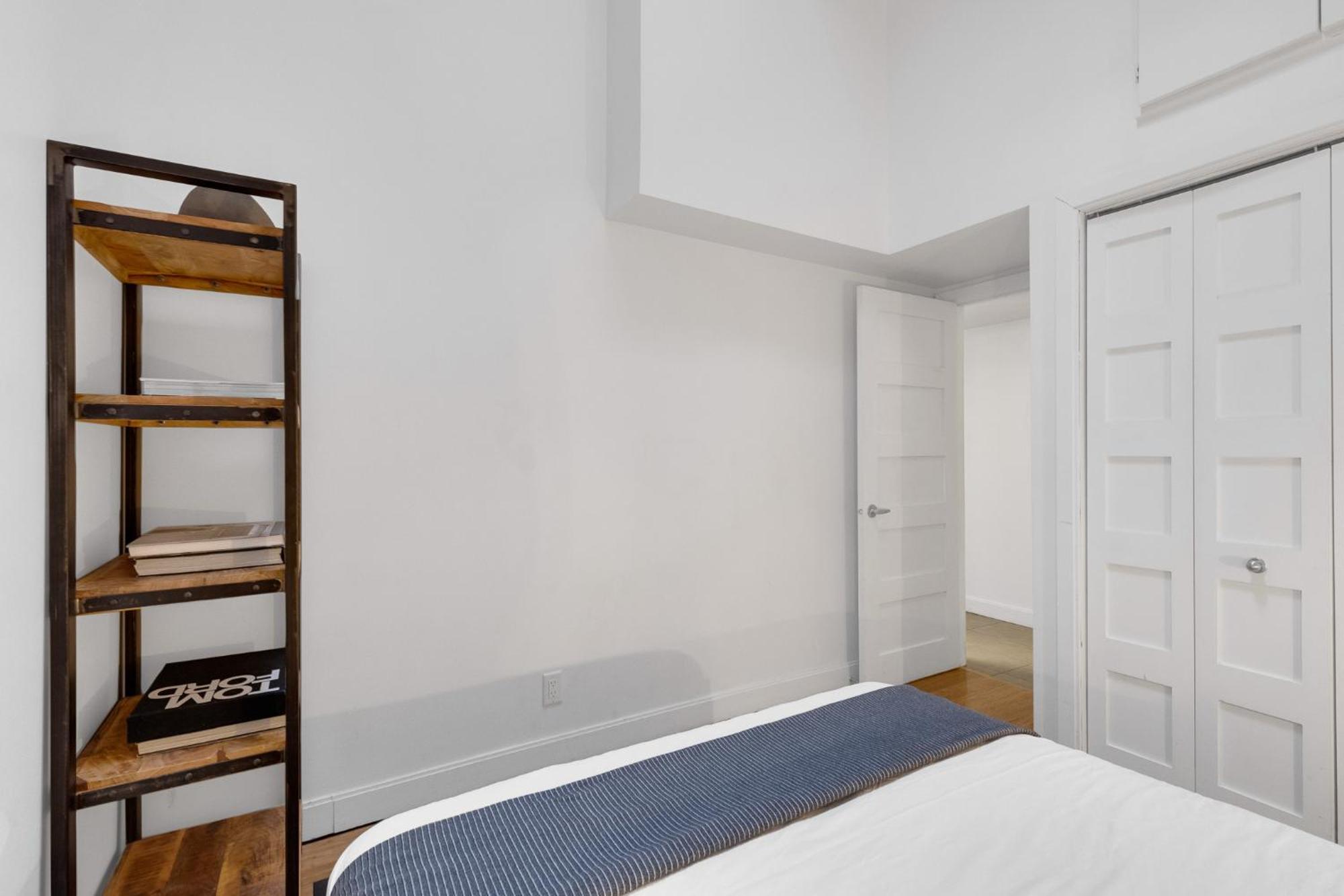 Liv Mtl Main Aparthotel Montreal Exterior photo